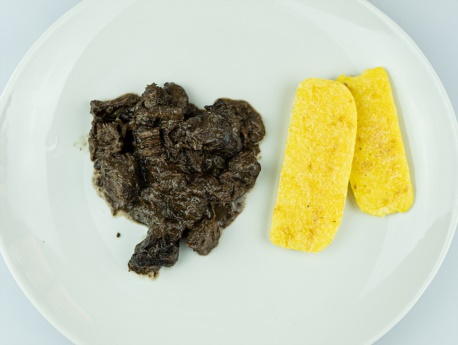 spezzatino-di-cervo-e-polenta 